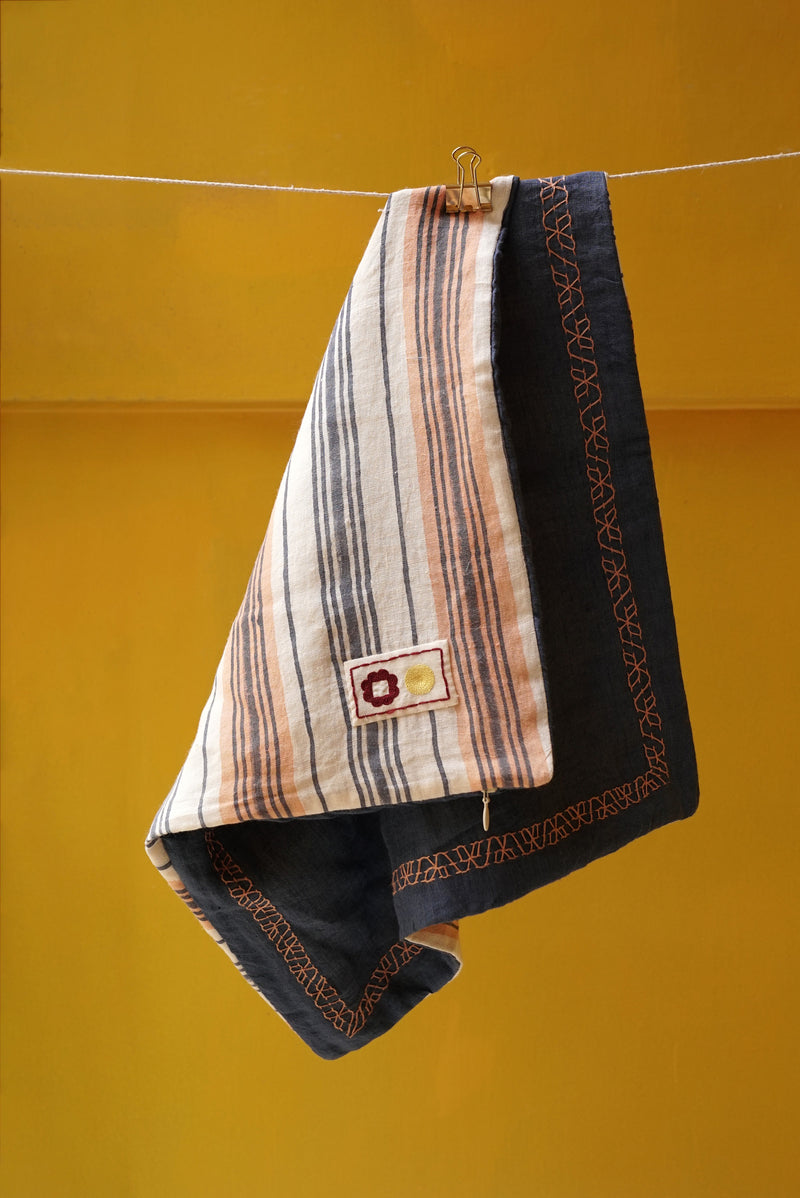 PORA PATA CUSHION