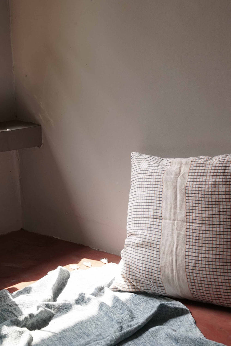 INJIRI DECO CUSHION – Orange/Blue