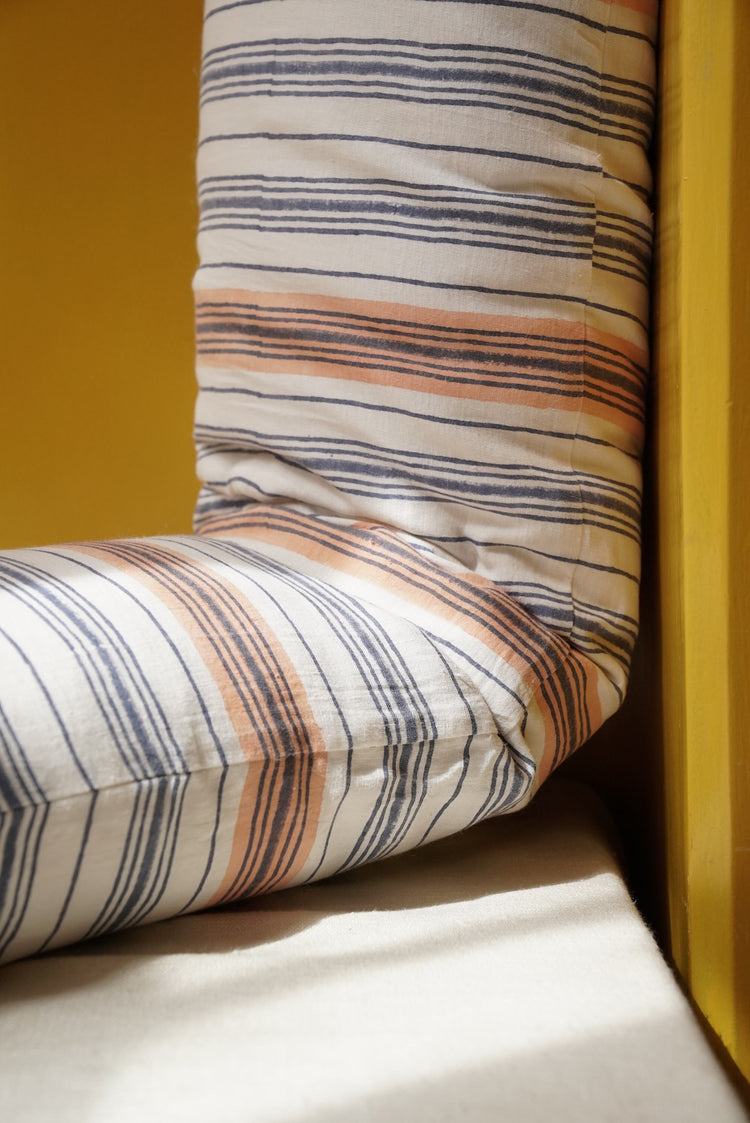 INJIRI LUMBAR CUSHION – White/Orange/Blue