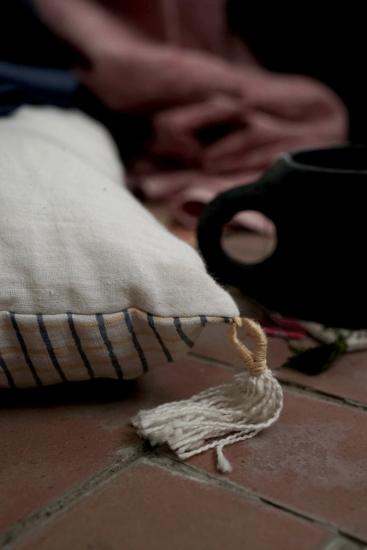 INJIRI LARGE GADDI – Yellow