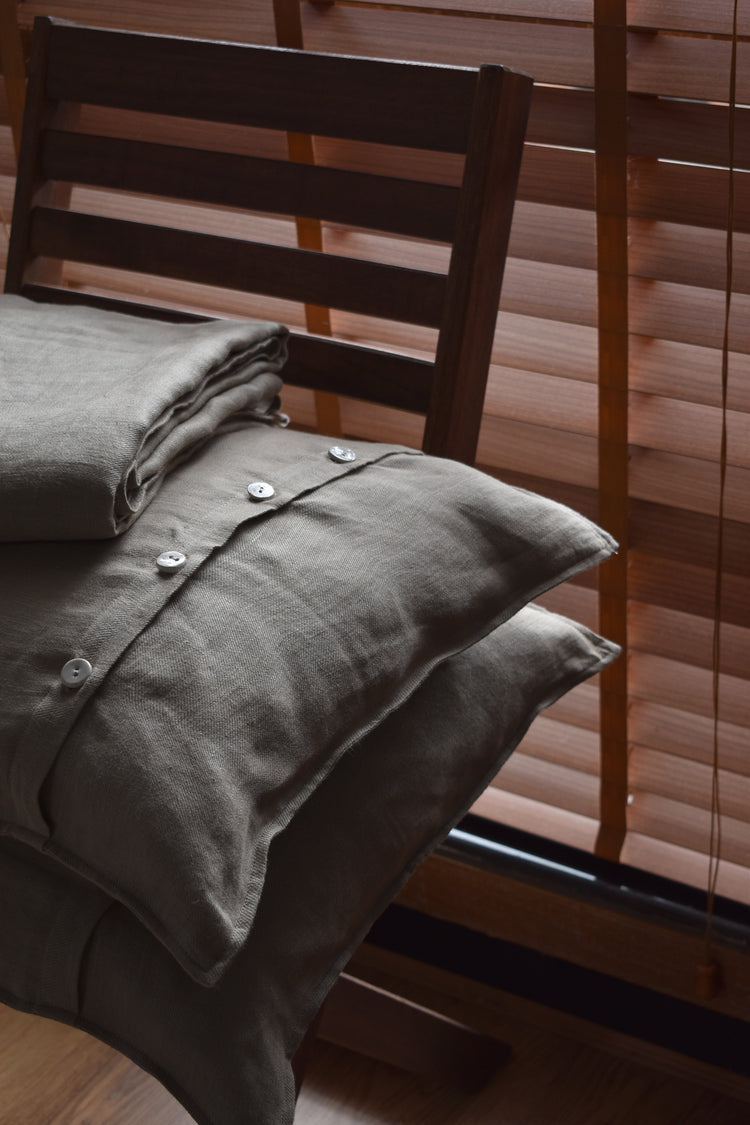 RAATRI BED SHEET + 2 PILLOW COVERS – Olive