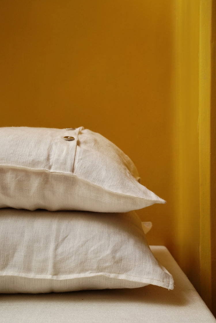 RAATRI BED SHEET + 2 PILLOW COVERS – Ecru