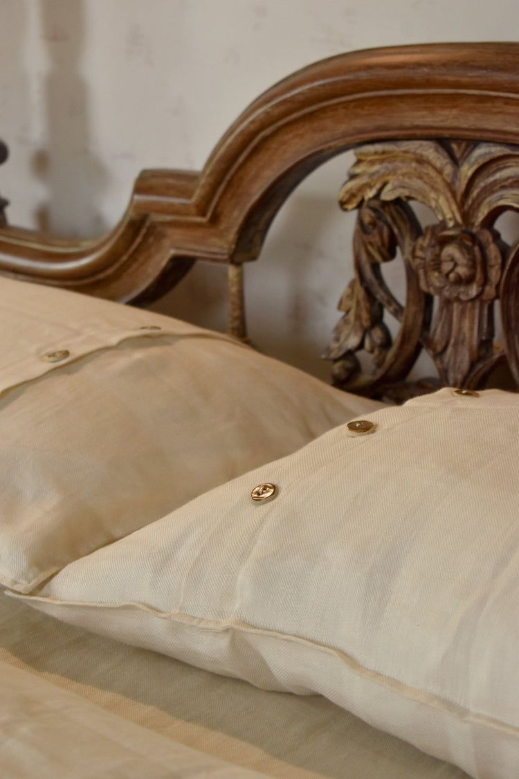 RAATRI BED SHEET + 2 PILLOW COVERS – Ecru