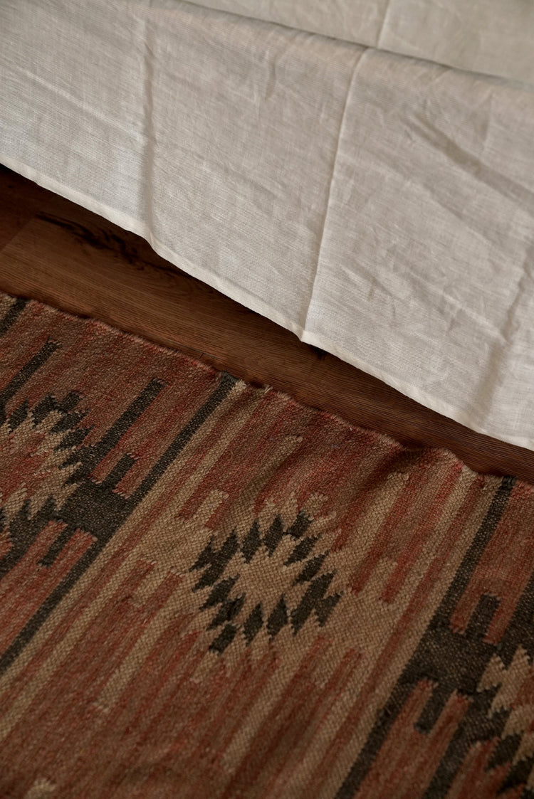 RAATRI BED SHEET + 2 PILLOW COVERS – Ecru