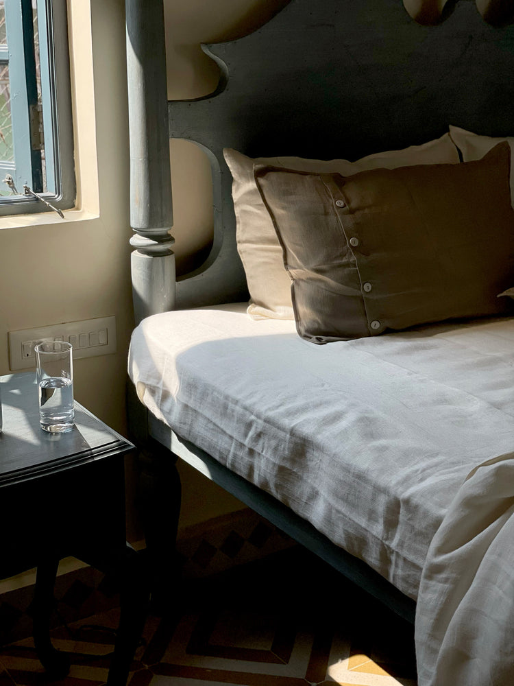 RAATRI BED SHEET + 2 PILLOW COVERS – Ecru