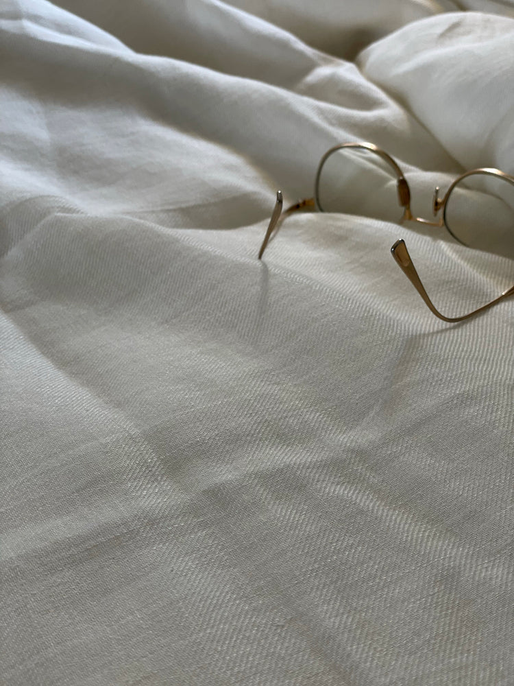 RAATRI BED SHEET + 2 PILLOW COVERS – Ecru