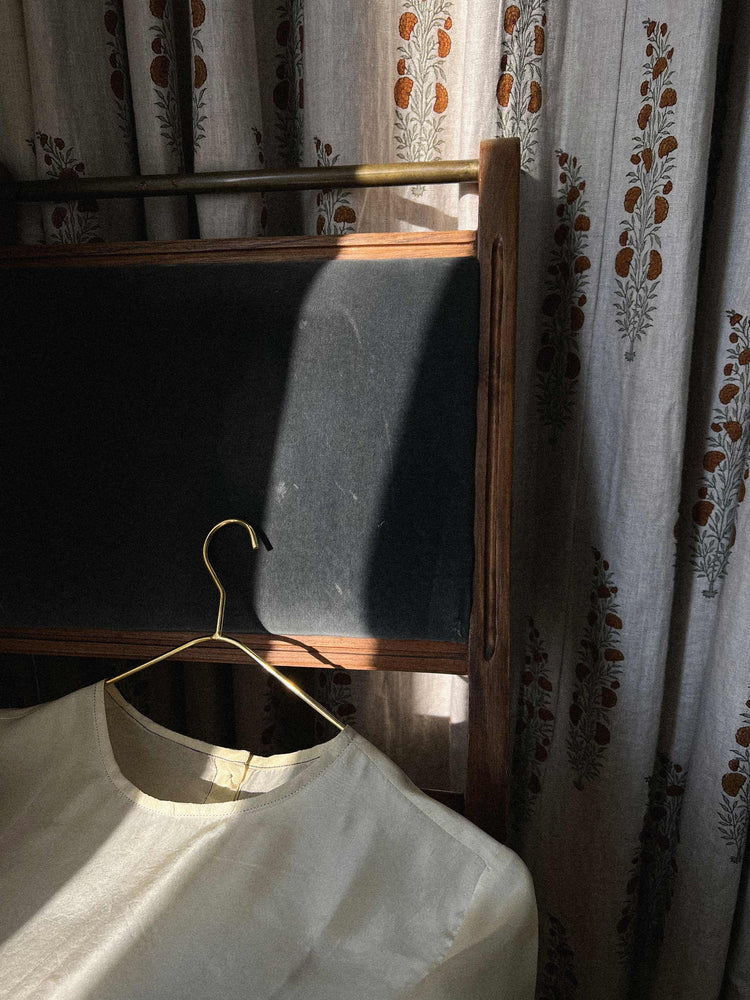 TAAR HANGERS (Set of 5)